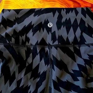 Lululemon Wunder Trains Pant Leggings 25" Black Grey Size 6
